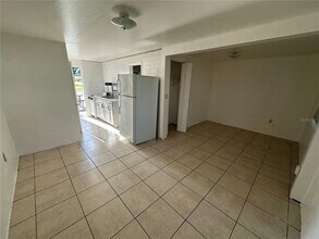 3412 Clarinda St in Sarasota, FL - Building Photo - Building Photo