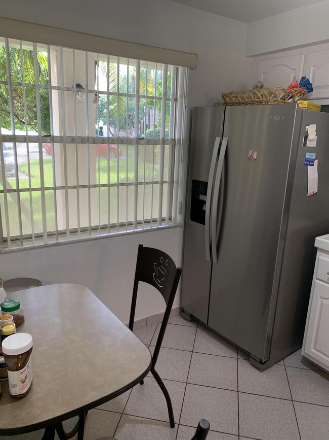 4502 Martinique Way-Unit -B1 in Coconut Creek, FL - Foto de edificio - Building Photo