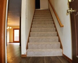 934 Westside Dr in Iowa City, IA - Building Photo - Building Photo