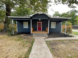 307 N Buffalo St in Cleburne, TX - Building Photo