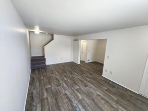 Heritage Glen Townhomes in Taylor, MI - Building Photo - Building Photo