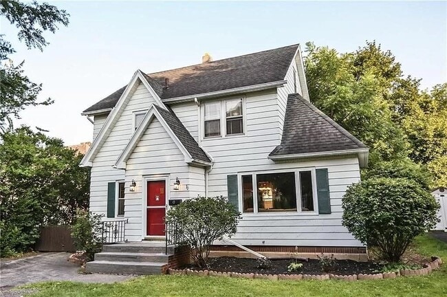 property at 30 Hollywood Ave