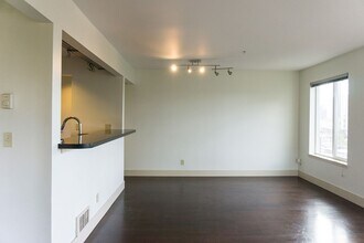 1711 E Olive Wy in Seattle, WA - Building Photo - Building Photo