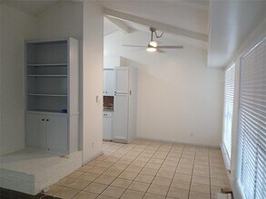 8803 Westover Club Dr in Austin, TX - Building Photo - Building Photo