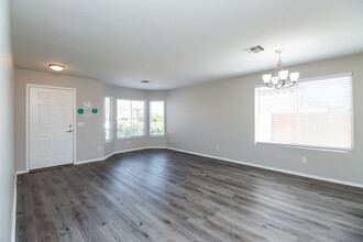 8213 W Papago St in Phoenix, AZ - Building Photo - Building Photo