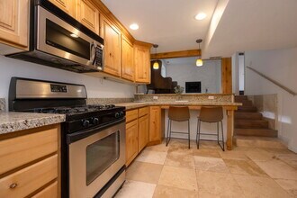 8865 Everleigh Cir in Cottonwood Heights, UT - Building Photo - Building Photo