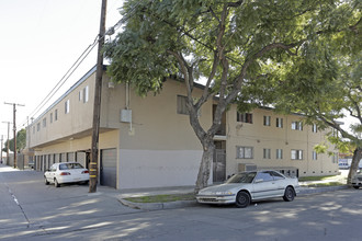 1815 E Artesia Blvd in Long Beach, CA - Building Photo - Building Photo