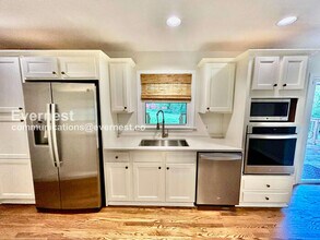 210 Pinetree Cir in Alpharetta, GA - Building Photo - Building Photo