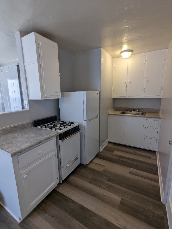 2021 Louise Ave
