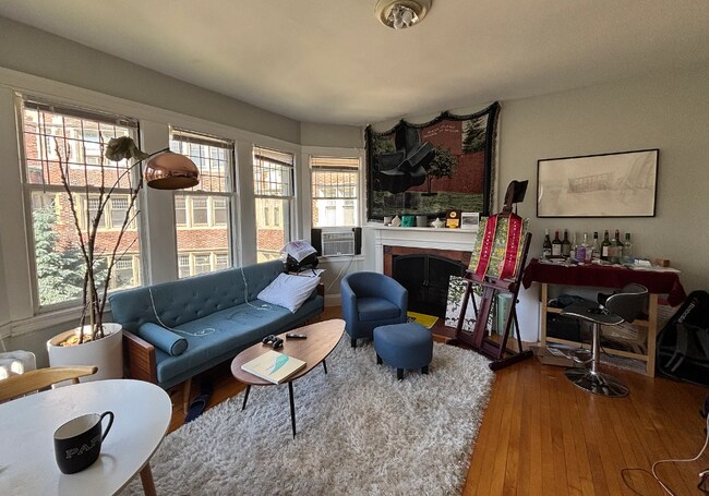 22 Dana St, Unit 402 in Cambridge, MA - Building Photo - Building Photo