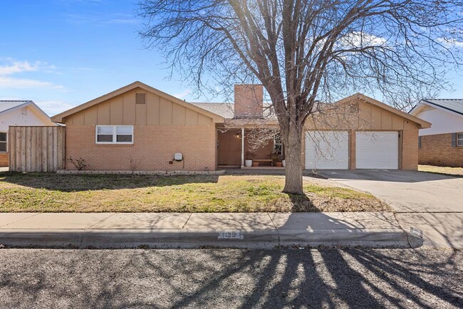 property at 3812 E Everglade Ave