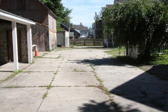 190 Pacific St in Bridgeport, CT - Building Photo - Building Photo