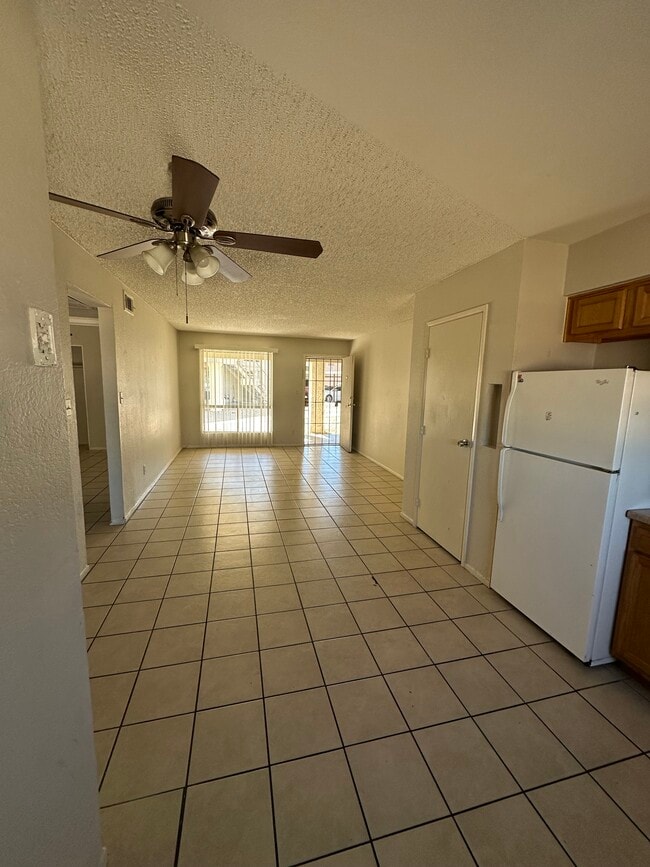465 W Ivyglen St, Unit 22