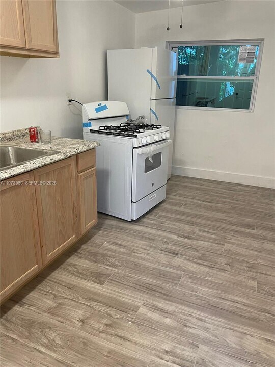 746 NE 80th St in Miami, FL - Building Photo