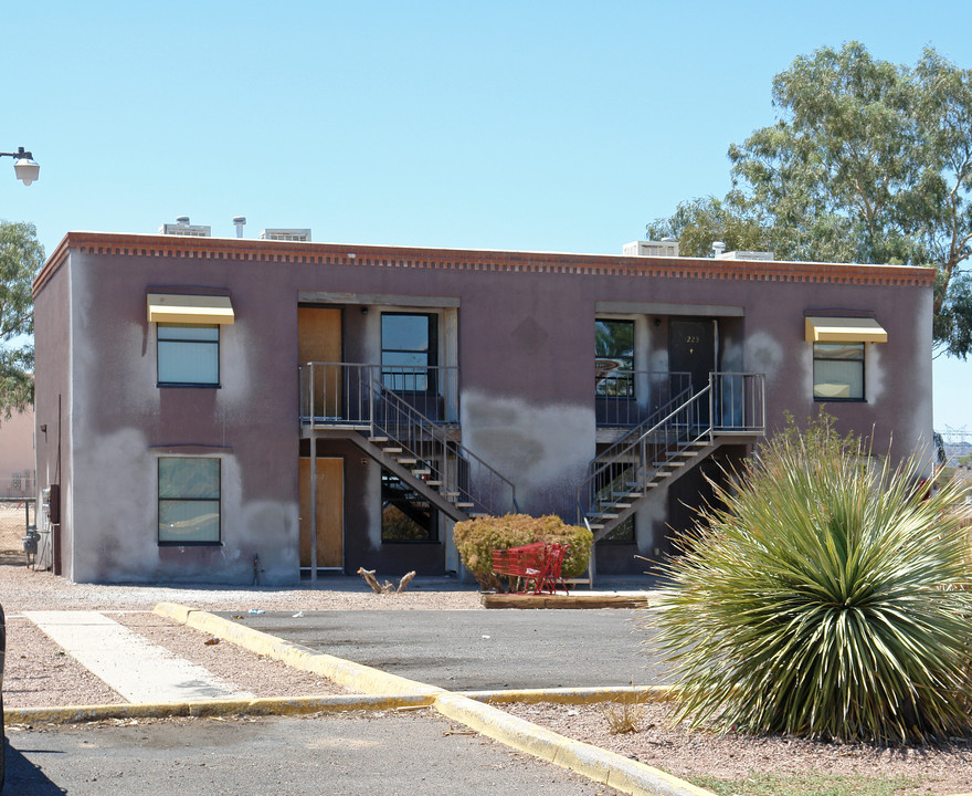 1217-1223 E Milton Rd in Tucson, AZ - Building Photo