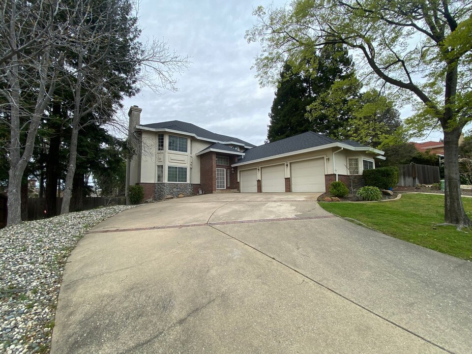 136 Dunstable Way in Folsom, CA - Building Photo