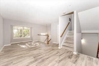 5792 Fringetree Ct in Frederick, MD - Foto de edificio - Building Photo