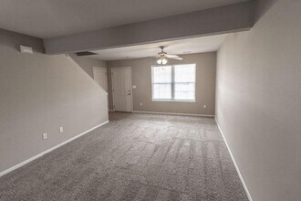 4002 Snowy Owl Dr in Columbia, MO - Building Photo - Building Photo