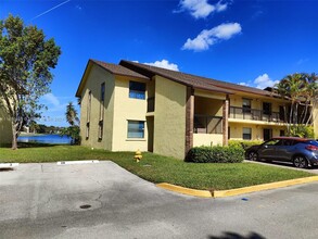 10007 Winding Lake Rd, Unit 101 in Sunrise, FL - Foto de edificio - Building Photo