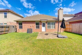 5711 Kenwood in Missouri City, TX - Foto de edificio - Building Photo