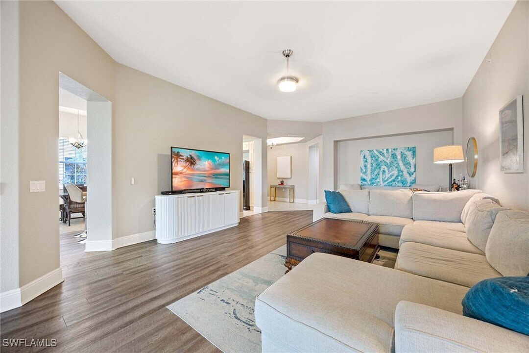 2717 Callista Ct in Naples, FL - Foto de edificio