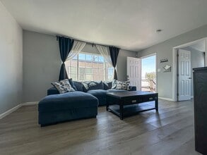 158 W Del Amo Blvd, Unit B in Long Beach, CA - Building Photo - Building Photo