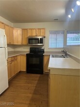 2568 Paradise Village Way, Unit 331 in Las Vegas, NV - Building Photo - Building Photo