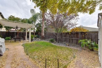 7147 Claremont Cir in Roseville, CA - Building Photo - Building Photo