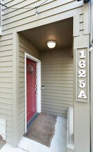 1625 S Weller St in Seattle, WA - Building Photo - Building Photo