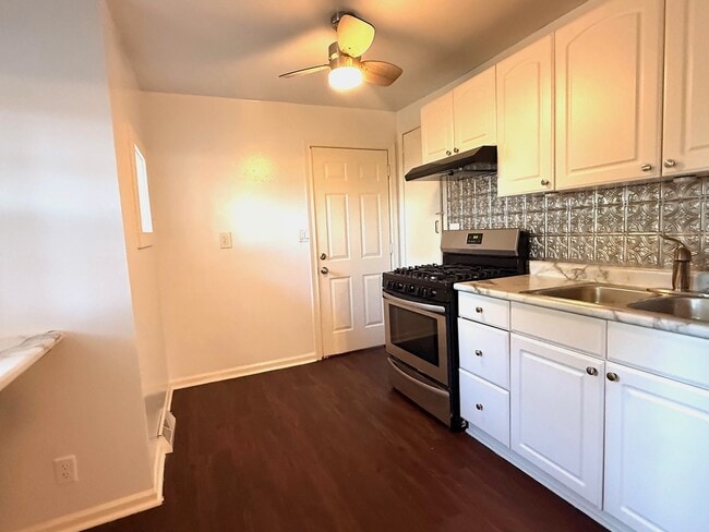 1610 Goldenrod Terrace in Round Lake Beach, IL - Building Photo - Building Photo