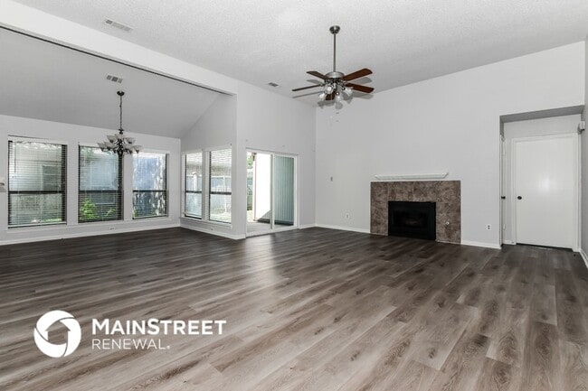 525 Country View Ln in Garland, TX - Building Photo - Building Photo