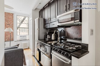 221 Mott St in New York, NY - Foto de edificio - Building Photo