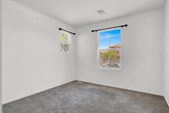 1126 E Dorrell Ln in North Las Vegas, NV - Building Photo - Building Photo