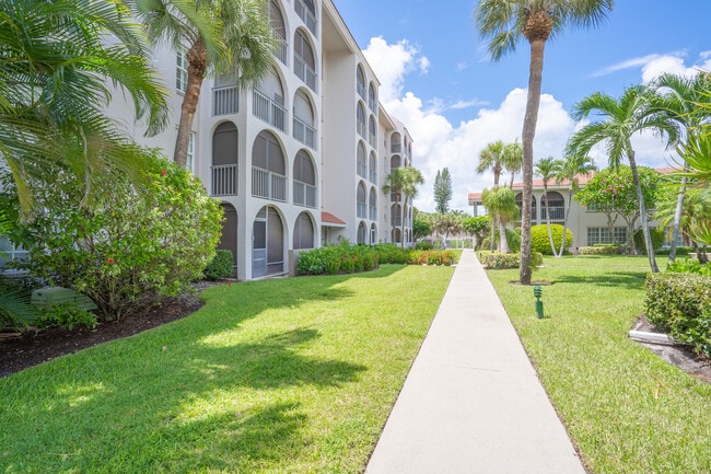 250 NE 20th St, Unit 419 in Boca Raton, FL - Building Photo - Building Photo