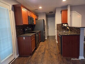 330 Sarna Dr in La Vergne, TN - Building Photo - Building Photo