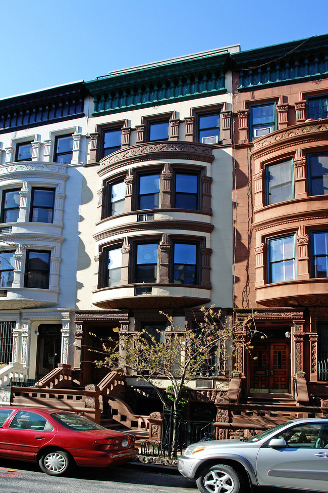 124 W 80th St in New York, NY - Foto de edificio - Building Photo