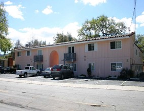 Oak Apartments in Ojai in Ojai, CA - Building Photo - Building Photo