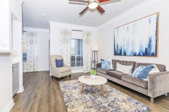 Cypress Lake in Houston, TX - Foto de edificio - Building Photo