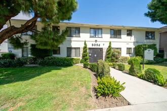 5056 Tujunga Ave in North Hollywood, CA - Building Photo - Primary Photo