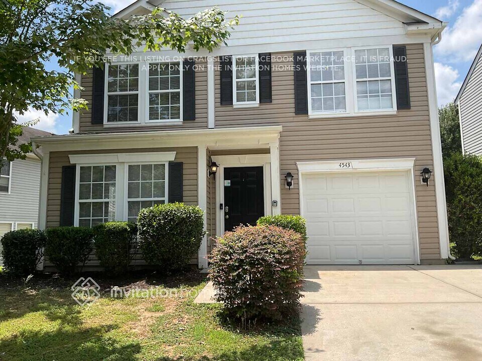 4543 Stone Mountain Dr in Gastonia, NC - Building Photo