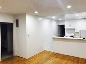 2300 Oak St in Santa Monica, CA - Building Photo - Building Photo