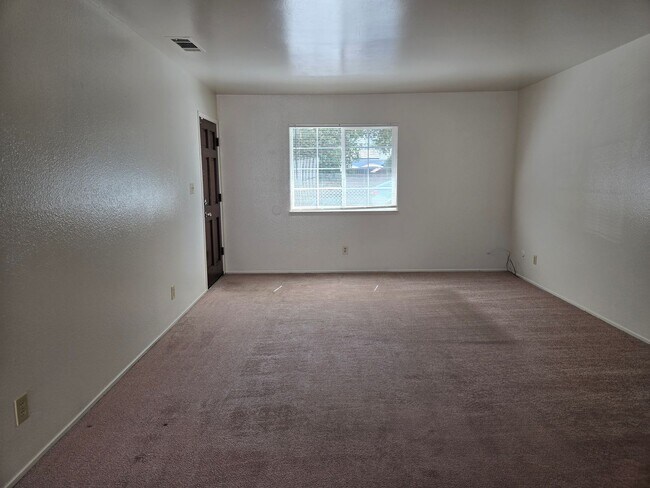 1526 Locke Rd in Modesto, CA - Building Photo - Building Photo