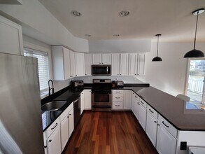 36 Monroe St in Norwood, MA - Building Photo - Building Photo