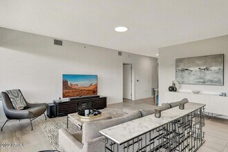 7180 E Kierland Blvd, Unit 208 in Scottsdale, AZ - Building Photo - Building Photo