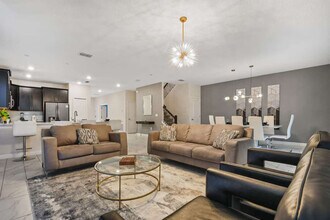 4547 Narrative Ln in Kissimmee, FL - Foto de edificio - Building Photo