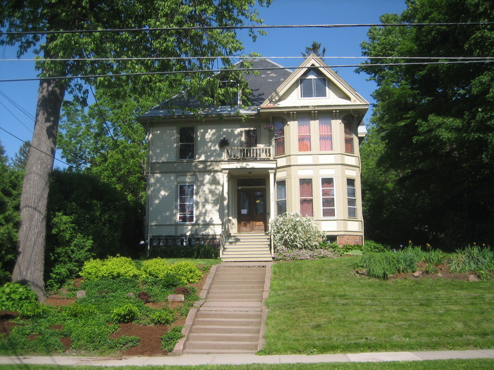 236 S Union St, Unit 6 in Burlington, VT - Building Photo