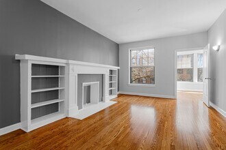 The Marshfield Manor in Chicago, IL - Building Photo - Building Photo