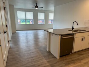 1051 Quarry Ln in Coralville, IA - Building Photo - Building Photo