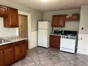 14 Eddy St in Waltham, MA - Building Photo - Building Photo