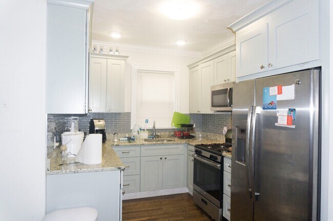 18 Highland Ave, Unit 1 in Somerville, MA - Foto de edificio - Building Photo